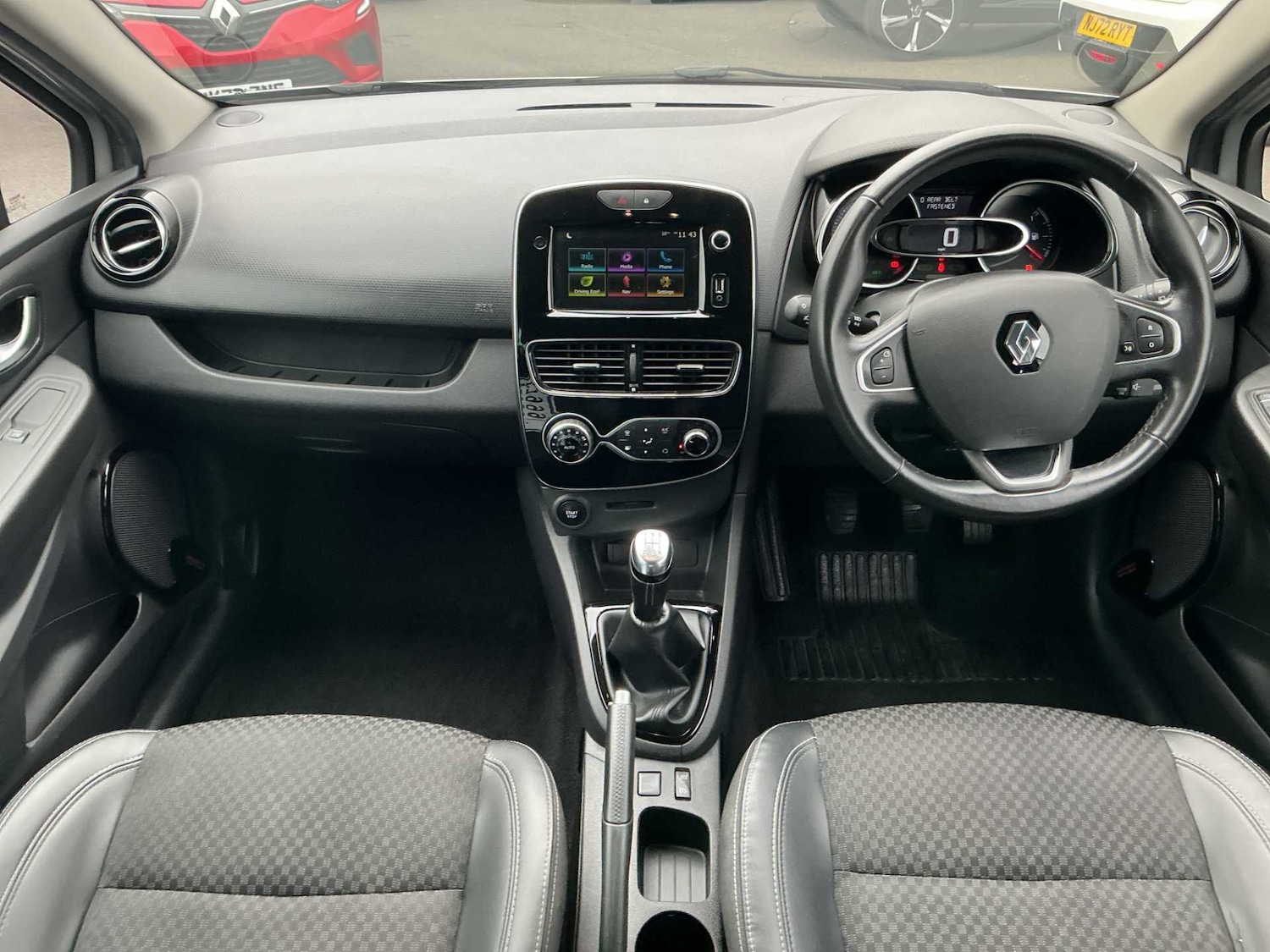 Used Renault Clio 2018 for sale - 76490825: Photo 8