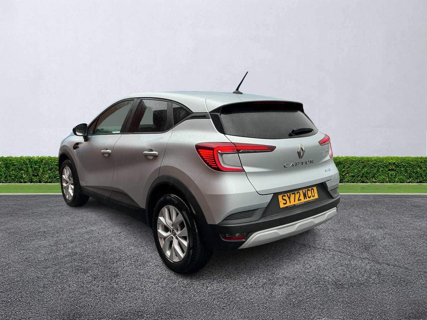 Used Renault Captur 2022 for sale - 77888654: Photo 2