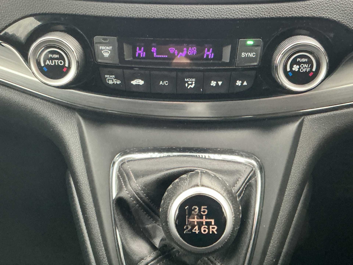 Used Honda CR-V 2018 for sale - 76763415: Photo 11