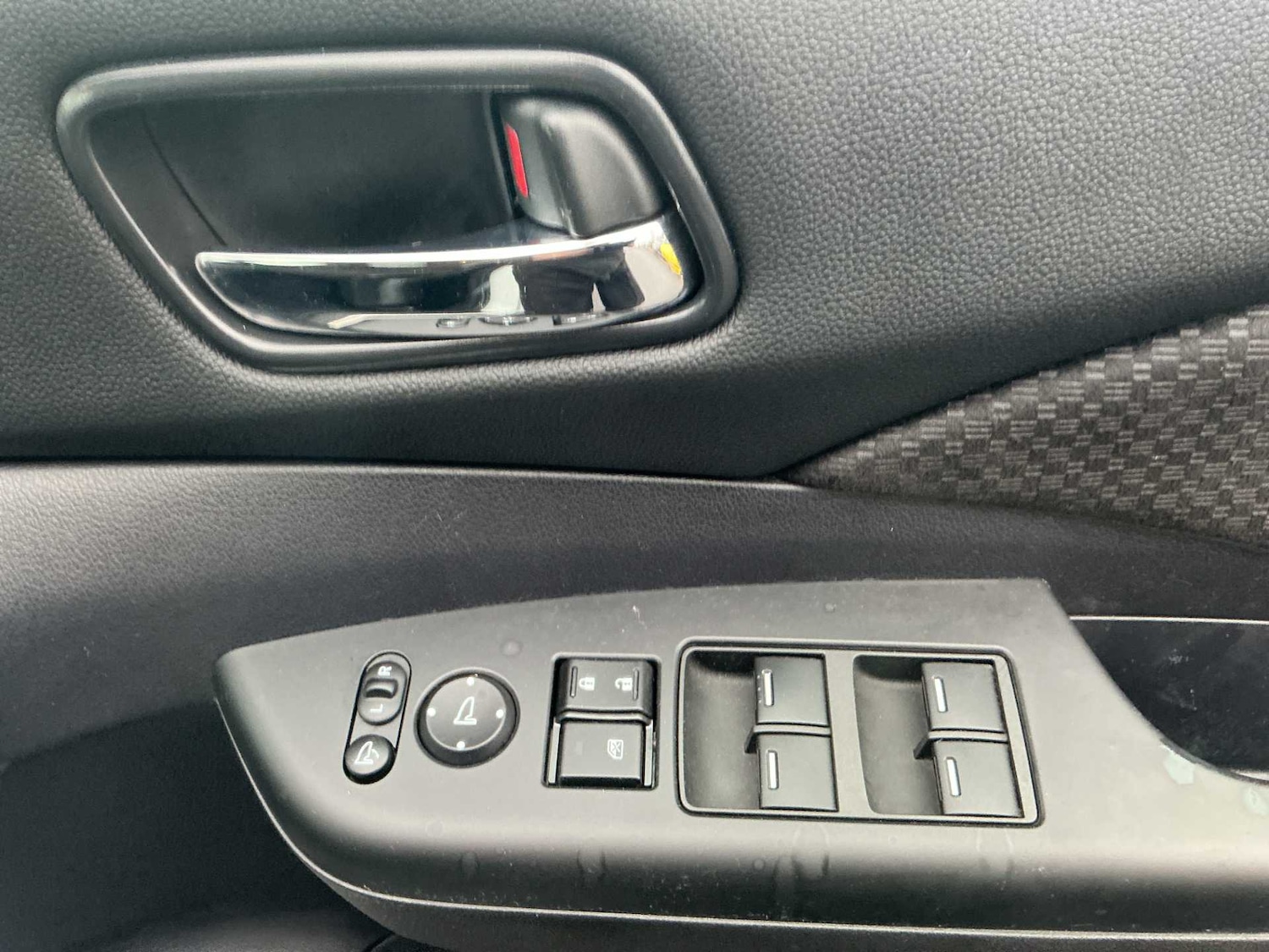 Used Honda CR-V 2018 for sale - 76763415: Photo 20