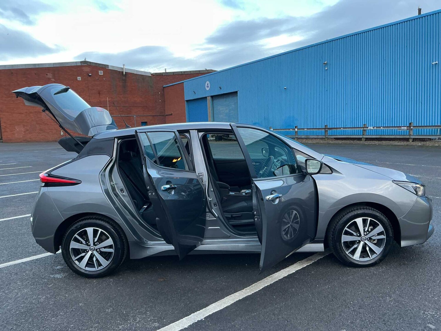 Used Nissan Leaf 2021 for sale - 76821745: Photo 33