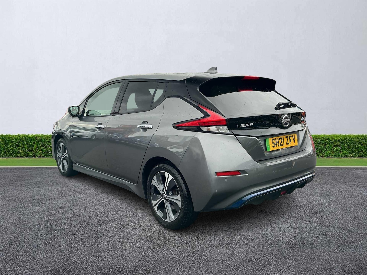 Used Nissan Leaf 2021 for sale - 76134339: Photo 2