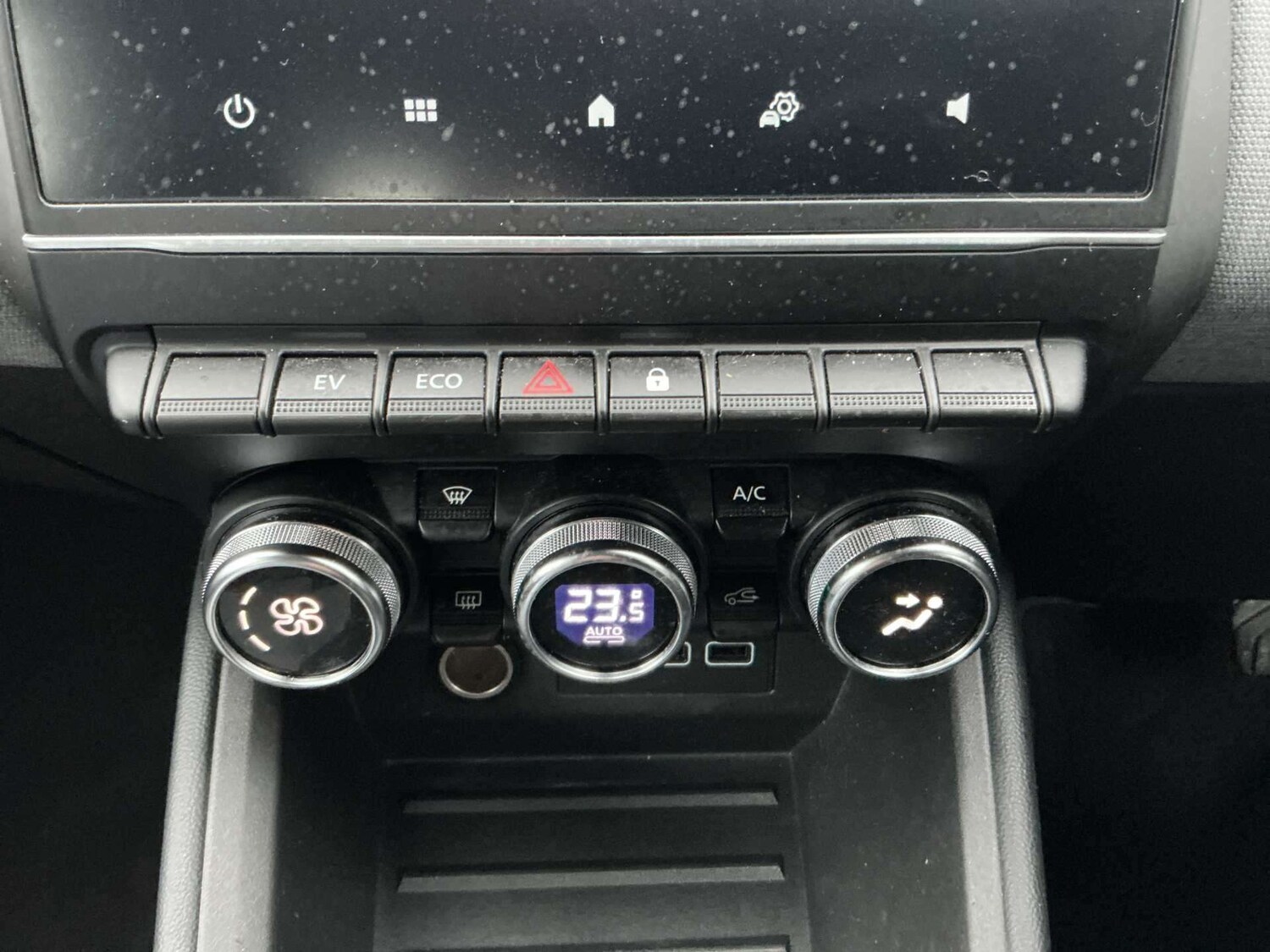 Used Renault Clio 2025 for sale - 77488612: Photo 11