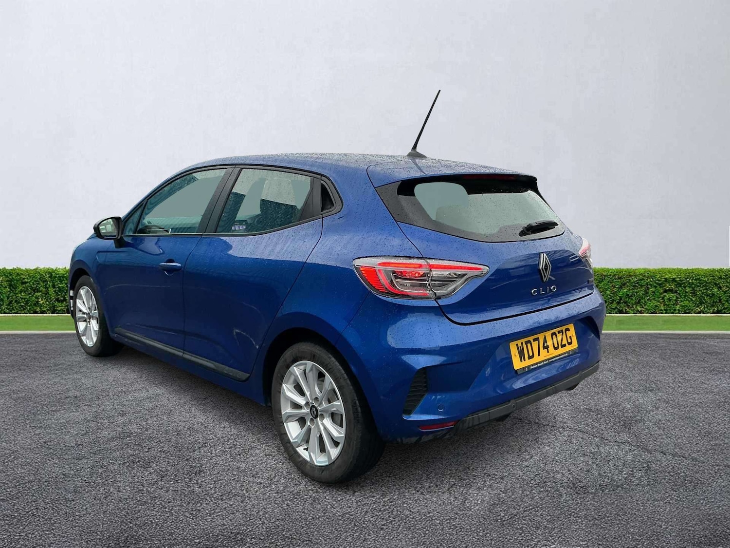 Used Renault Clio 2025 for sale - 77488612: Photo 2