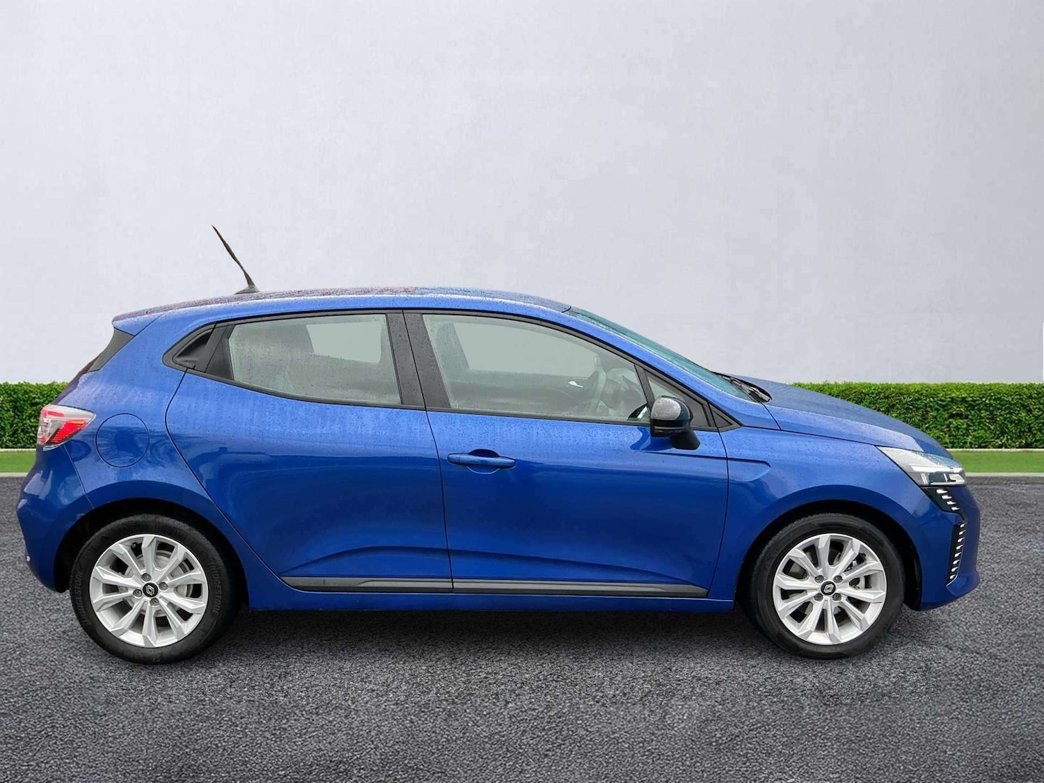 Used Renault Clio 2025 for sale - 77488612: Photo 3