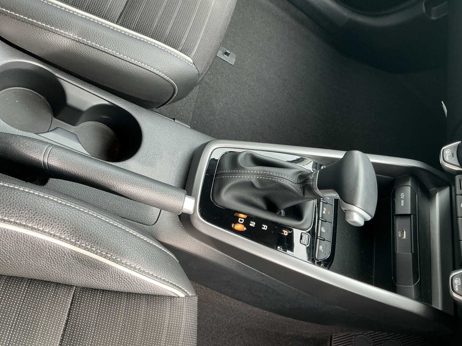 Used Kia Stonic 2022 for sale - 78196089: Photo 12