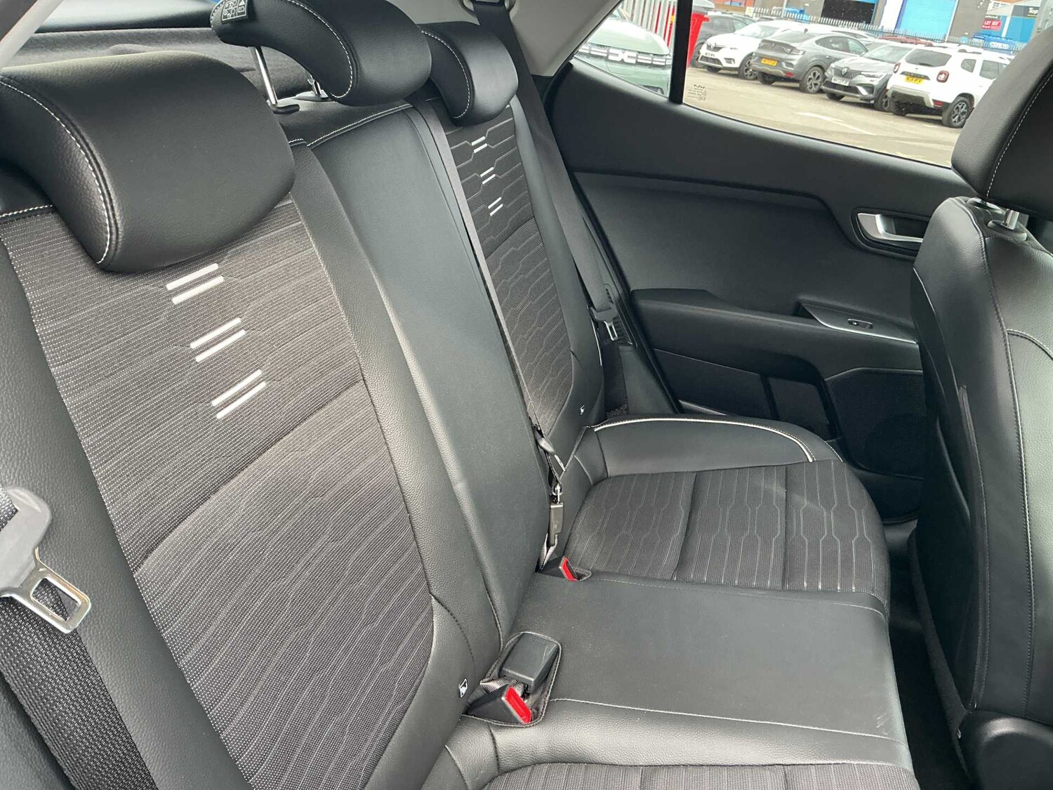 Used Kia Stonic 2022 for sale - 78196089: Photo 15