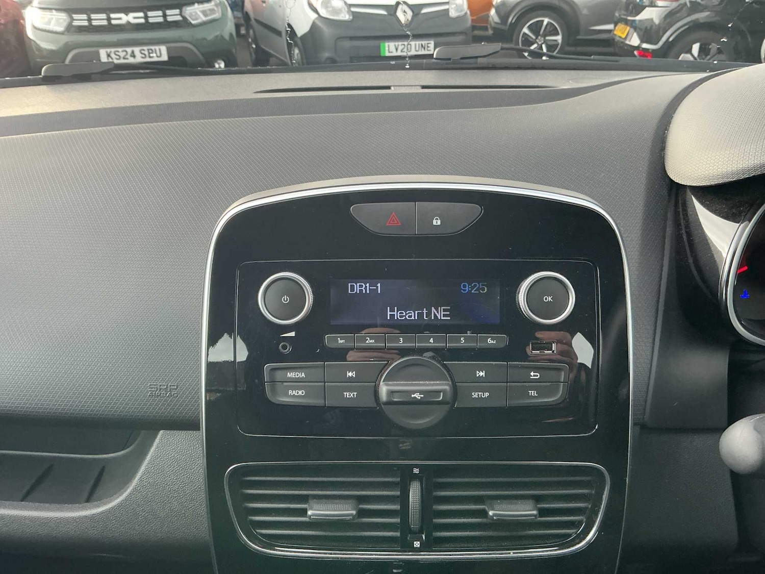 Used Renault Clio 2019 for sale - 76449633: Photo 10