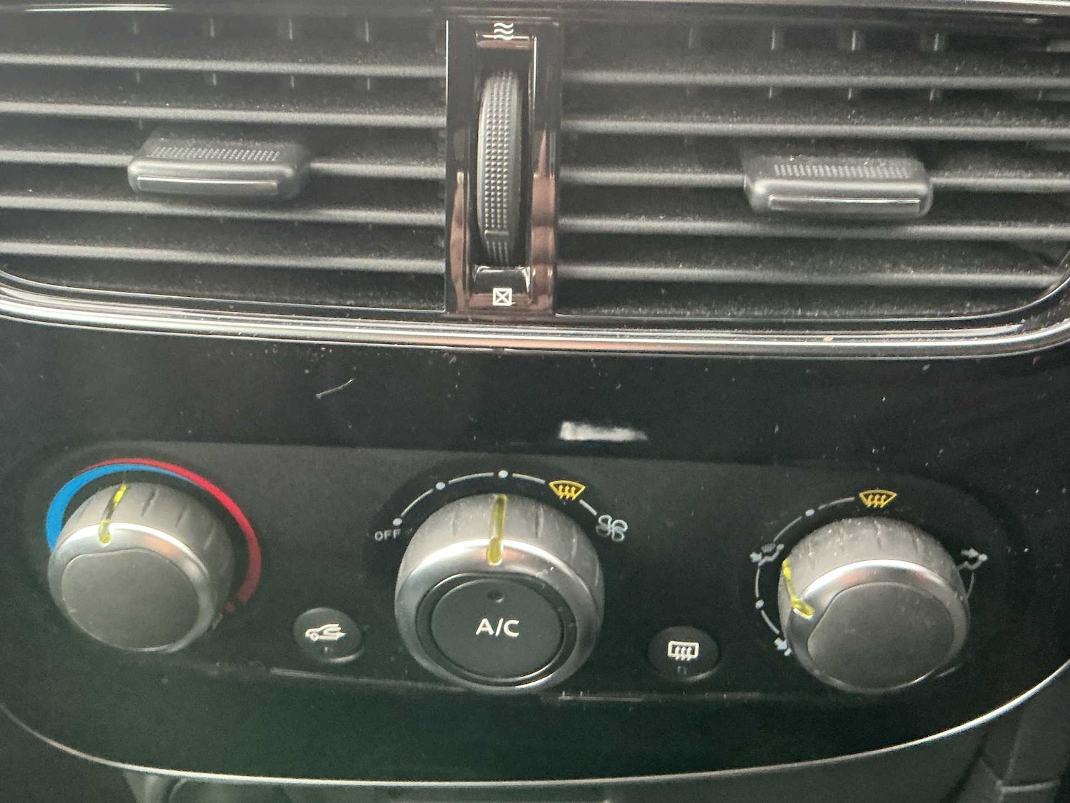 Used Renault Clio 2019 for sale - 76449633: Photo 11