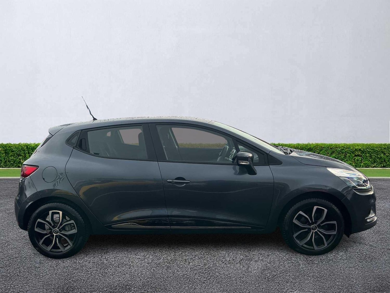 Used Renault Clio 2019 for sale - 76449633: Photo 3