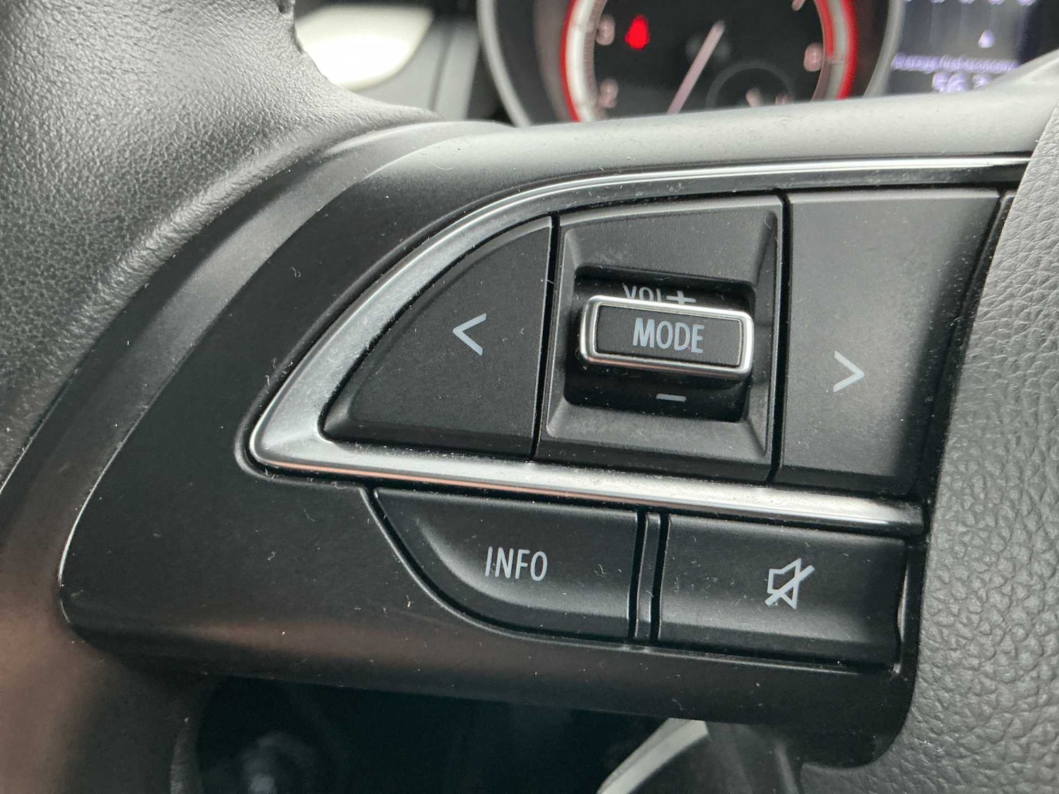 Used Suzuki Swift 2018 for sale - 76947023: Photo 24