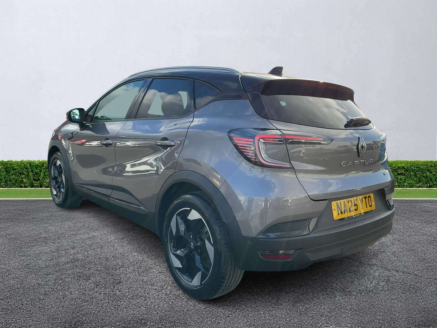 Used Renault Captur 2025 for sale - 77694442: Photo 2