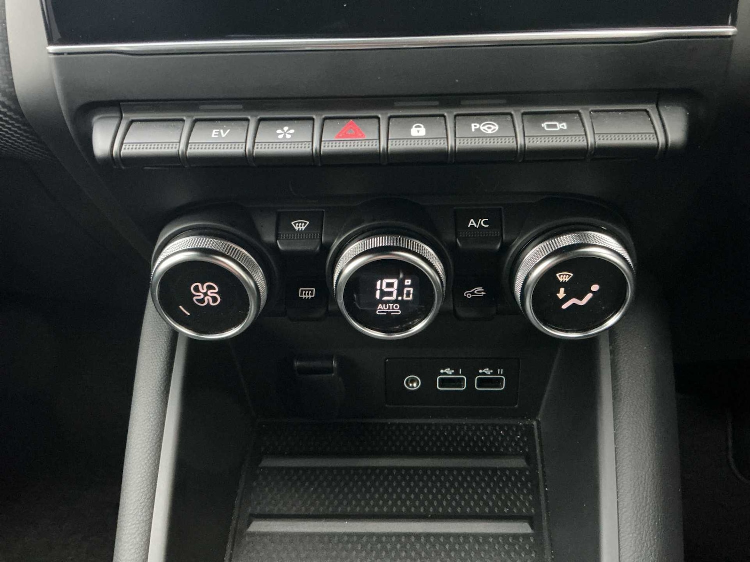 Used Renault Captur 2023 for sale - 76330023: Photo 11