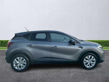 Used Renault Captur 2022 for sale - 76682583: Photo