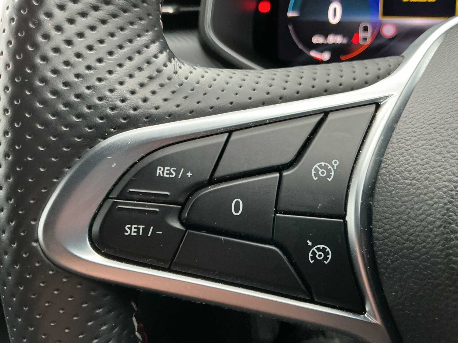 Used Renault Clio 2023 for sale - 78106324: Photo 24