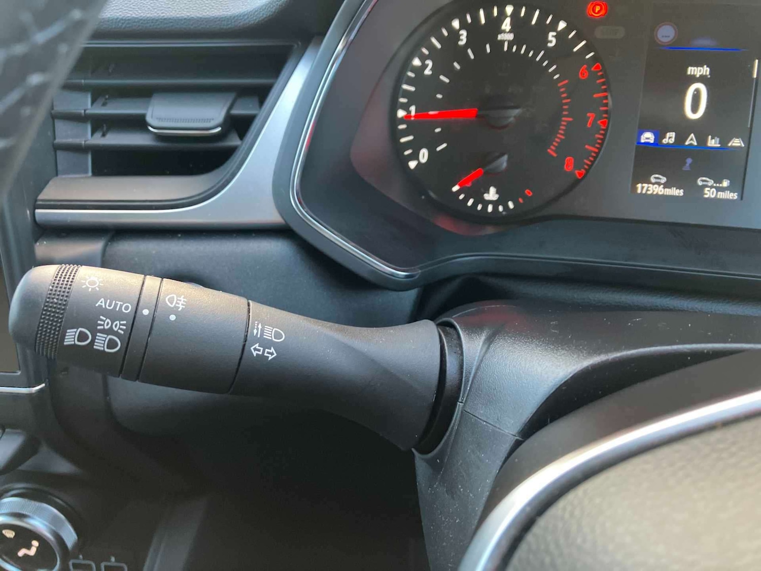 Used Renault Captur 2023 for sale - 77011957: Photo 26