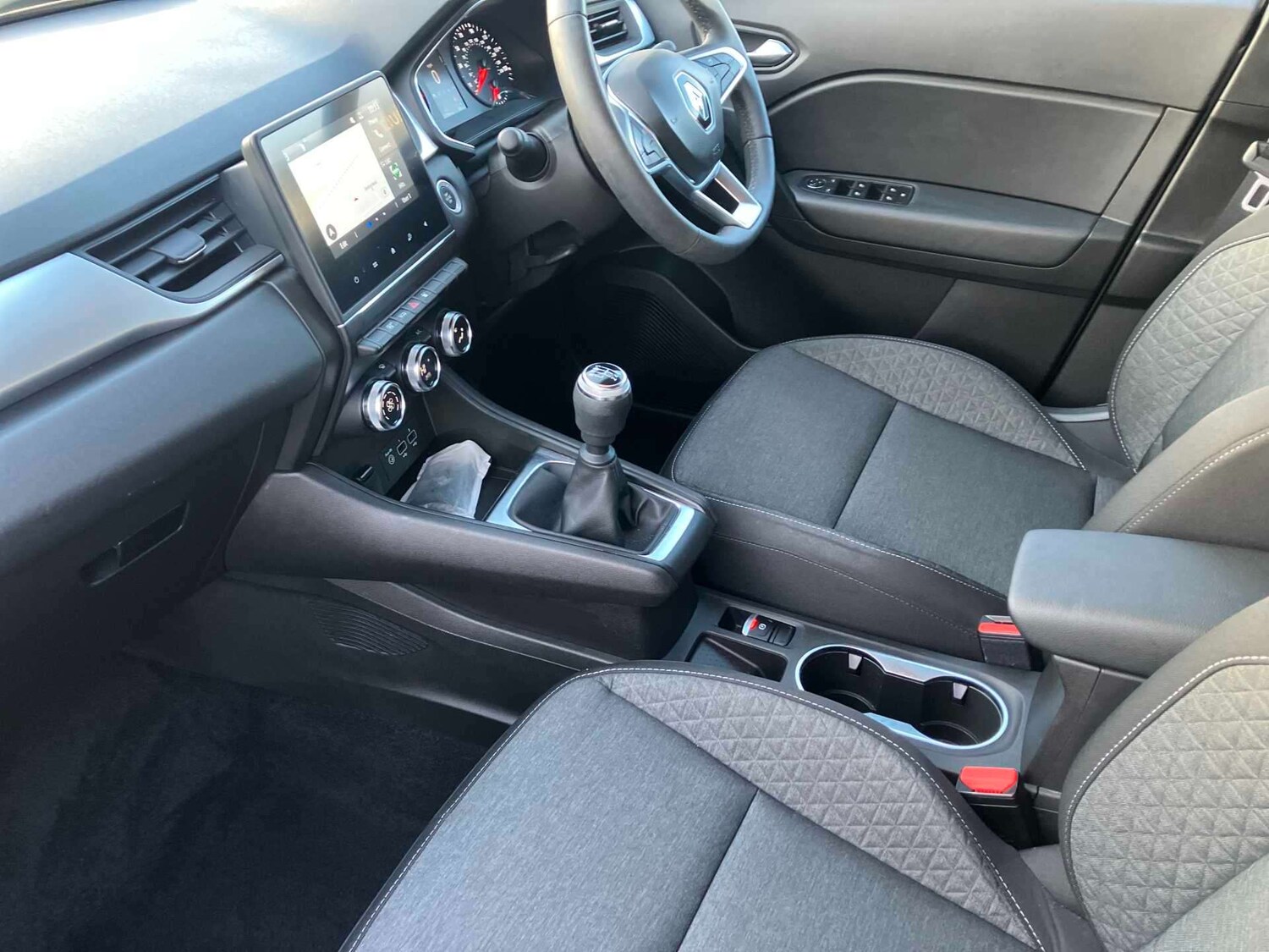 Used Renault Captur 2023 for sale - 77011957: Photo 8