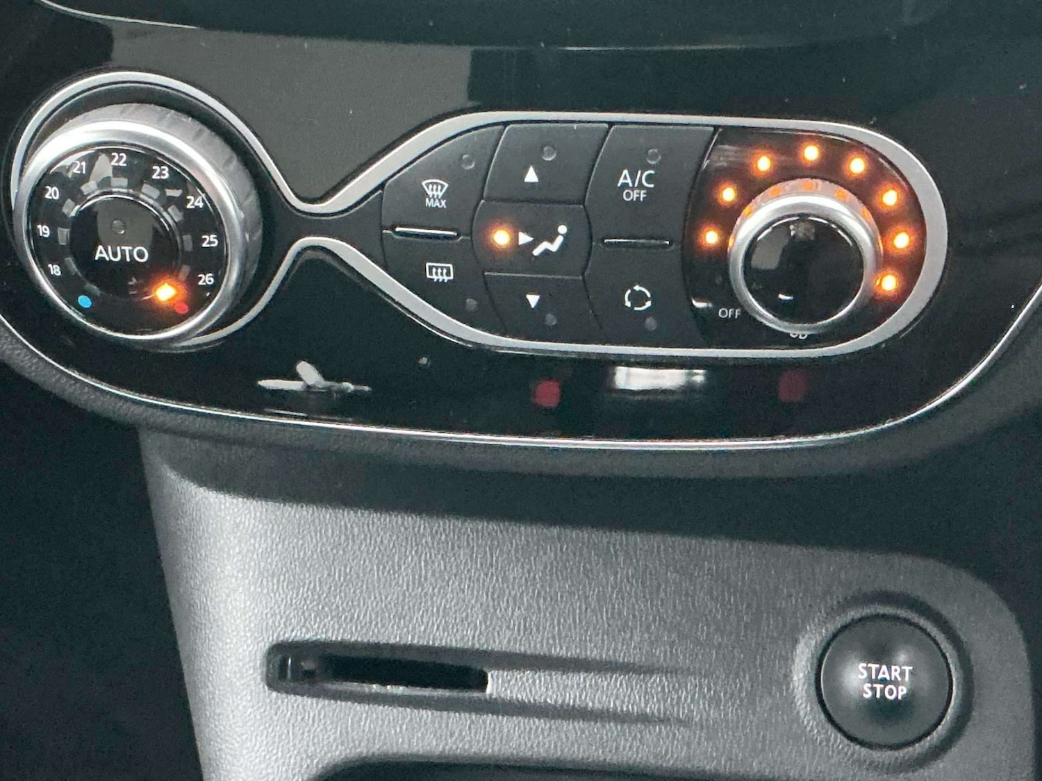 Used Renault Captur 2019 for sale - 77024261: Photo 12