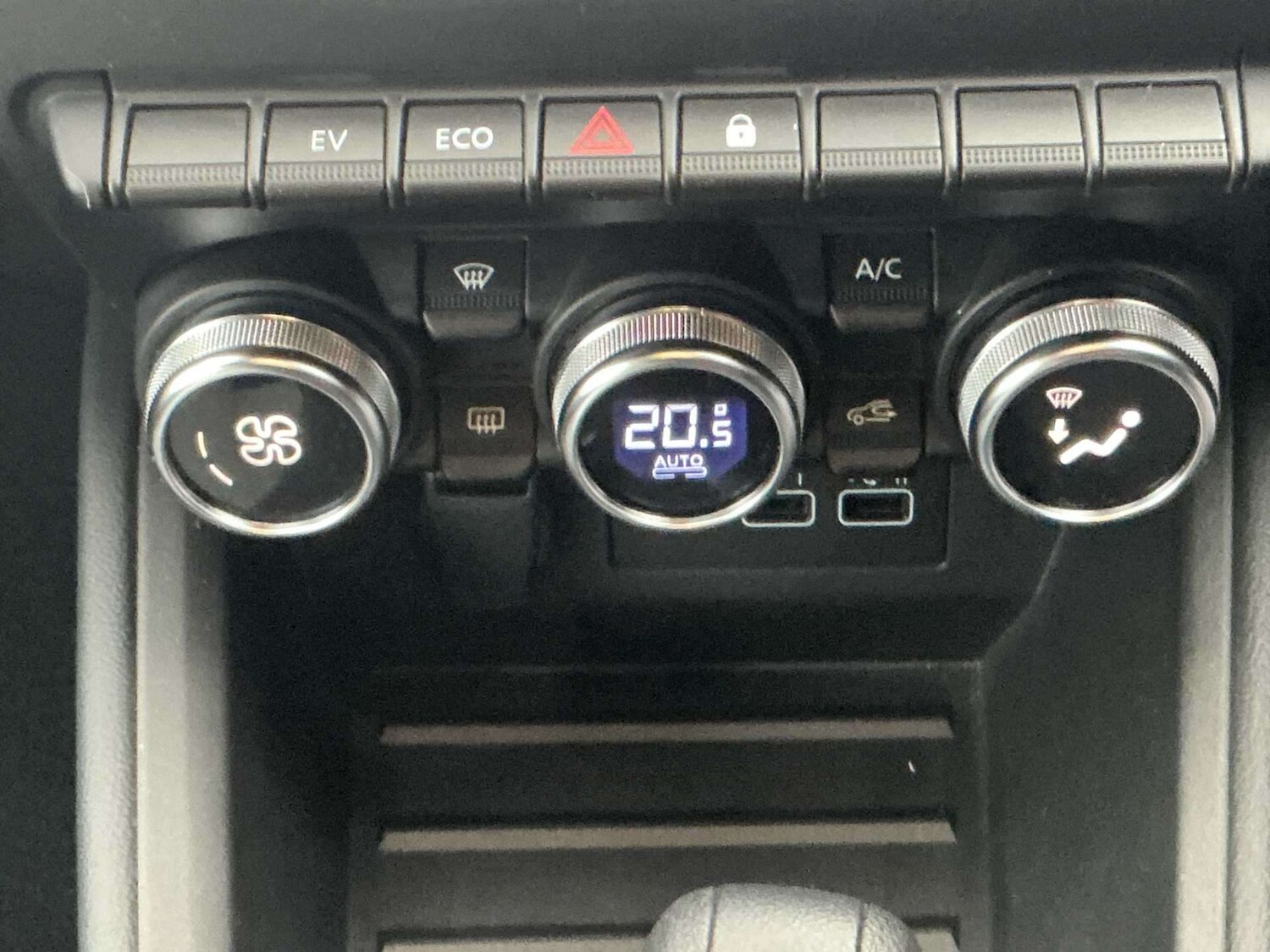 Used Renault Clio 2024 for sale - 77488260: Photo 11