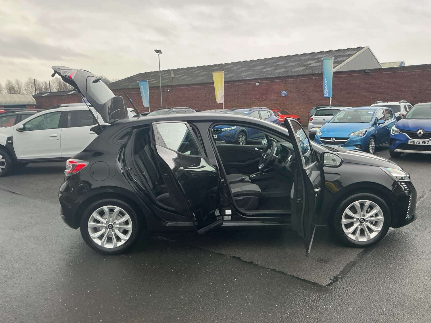 Used Renault Clio 2024 for sale - 77488260: Photo 32