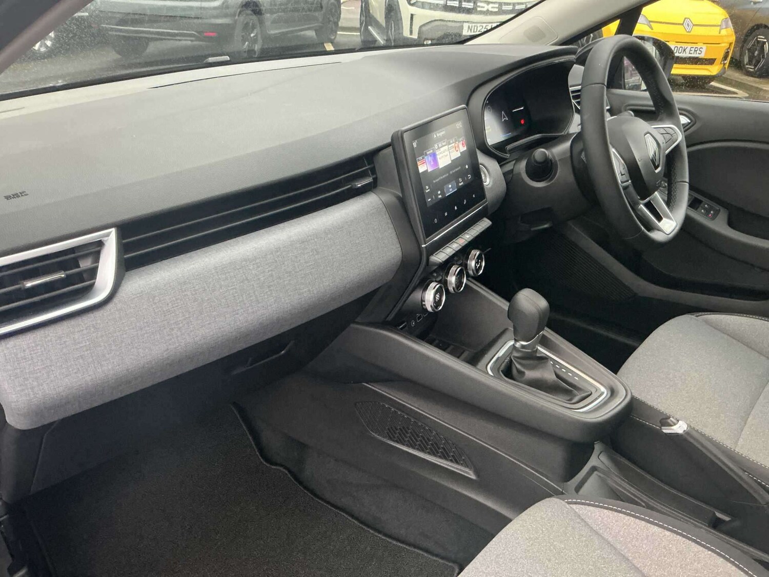 Used Renault Clio 2024 for sale - 77488260: Photo 7