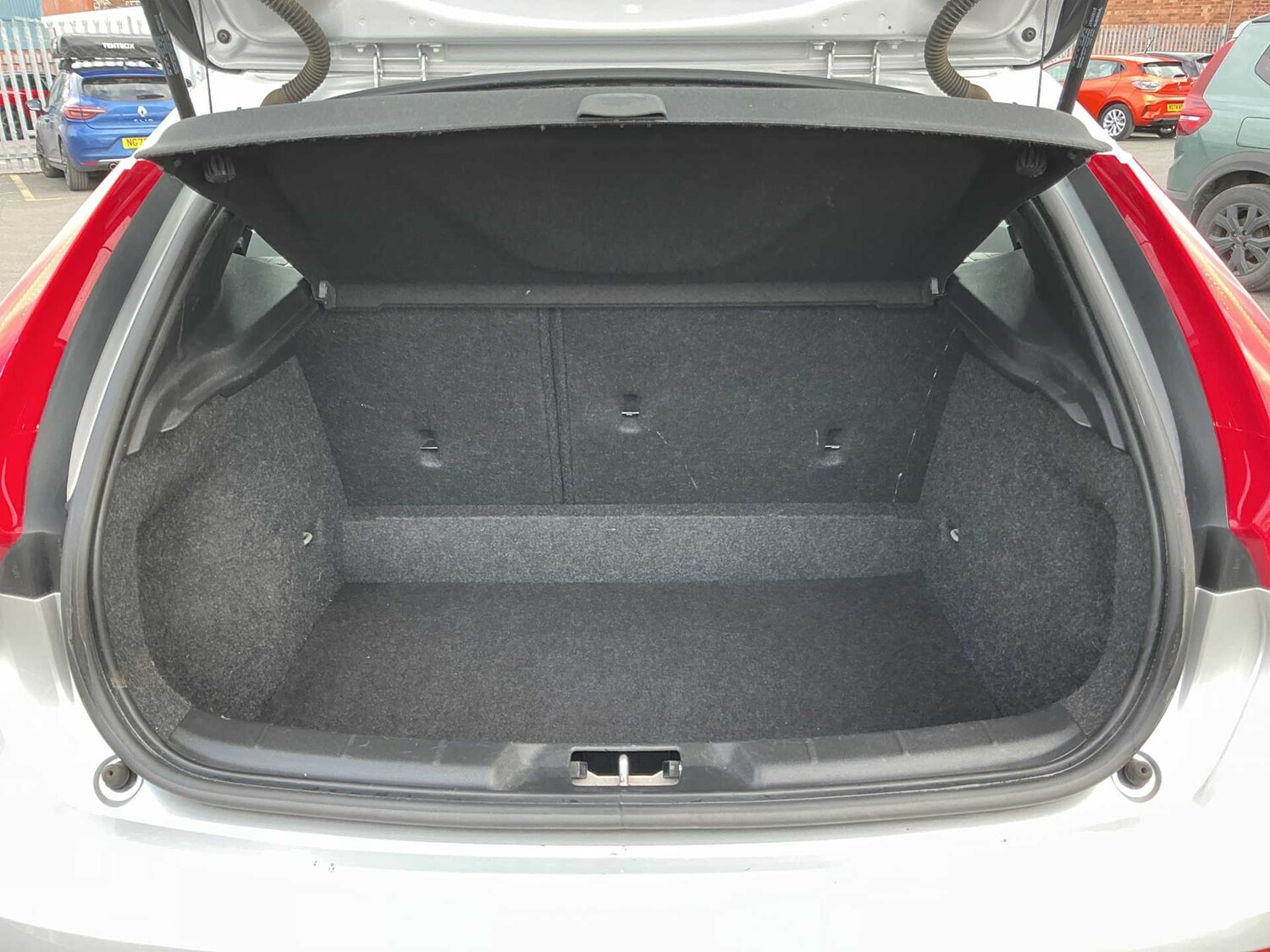 Used Volvo V40 2018 for sale - 78106339: Photo 16