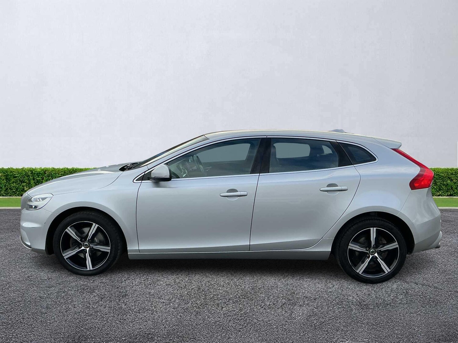 Used Volvo V40 2018 for sale - 78106339: Photo 18