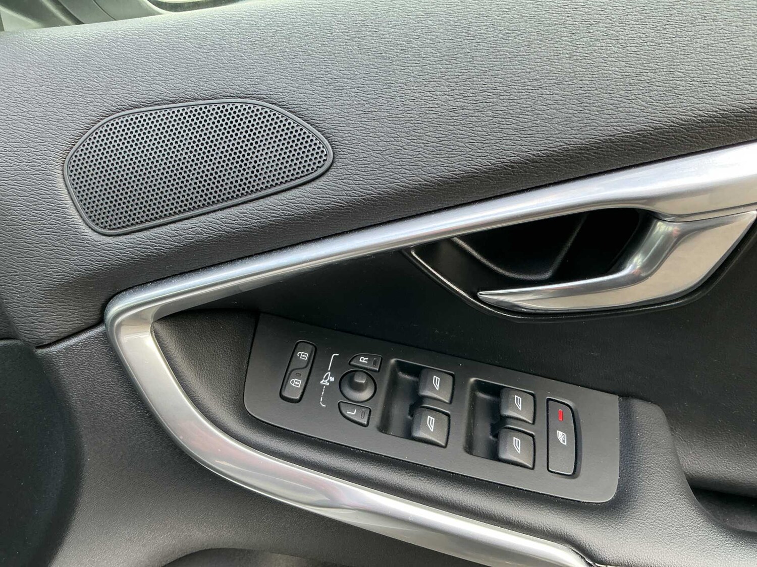 Used Volvo V40 2018 for sale - 78106339: Photo 20