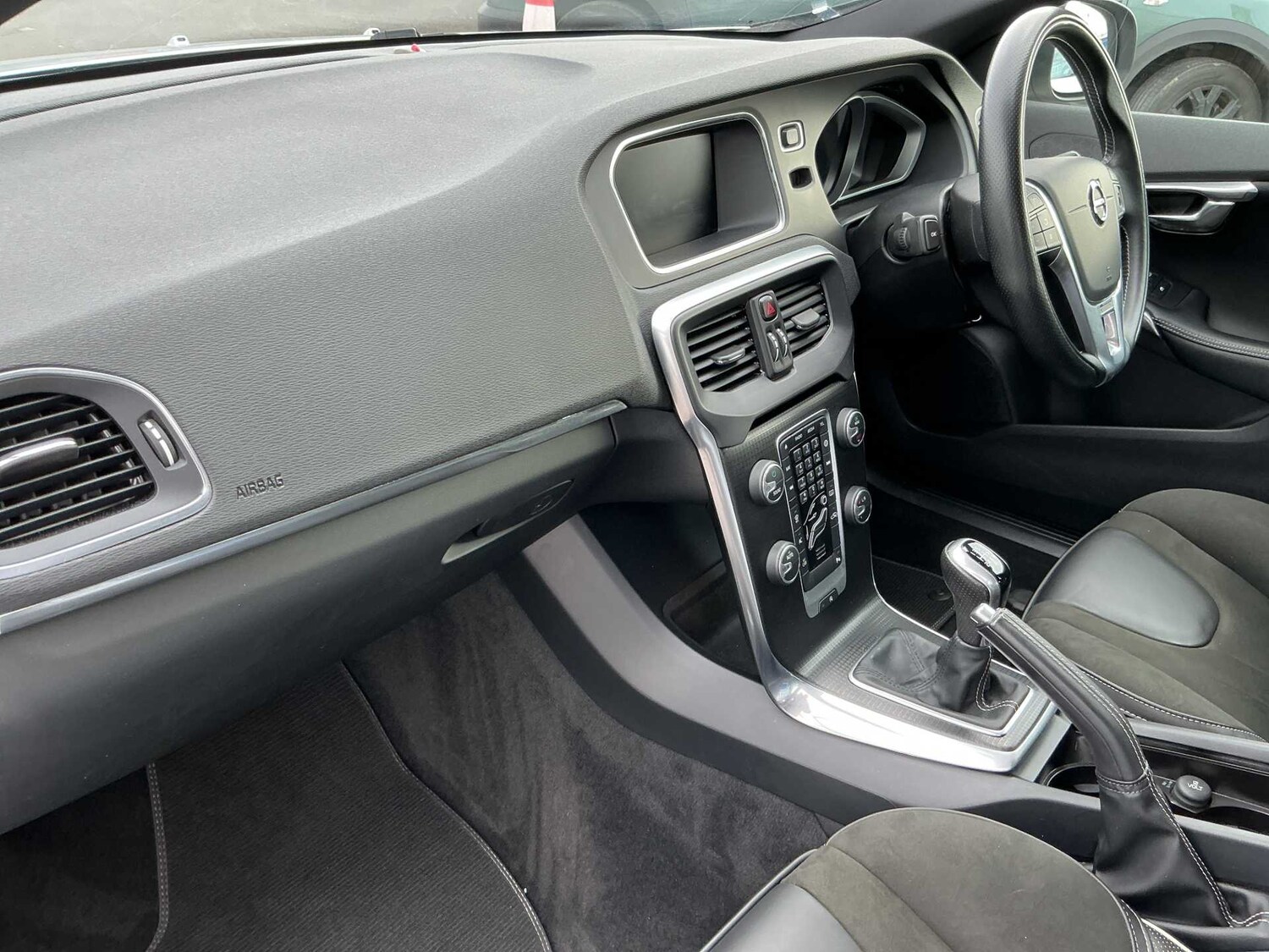 Used Volvo V40 2018 for sale - 78106339: Photo 7