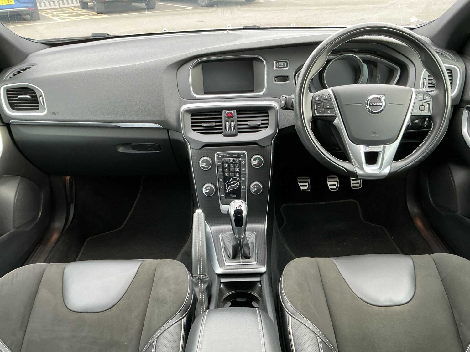 Used Volvo V40 2018 for sale - 78106339: Photo 8