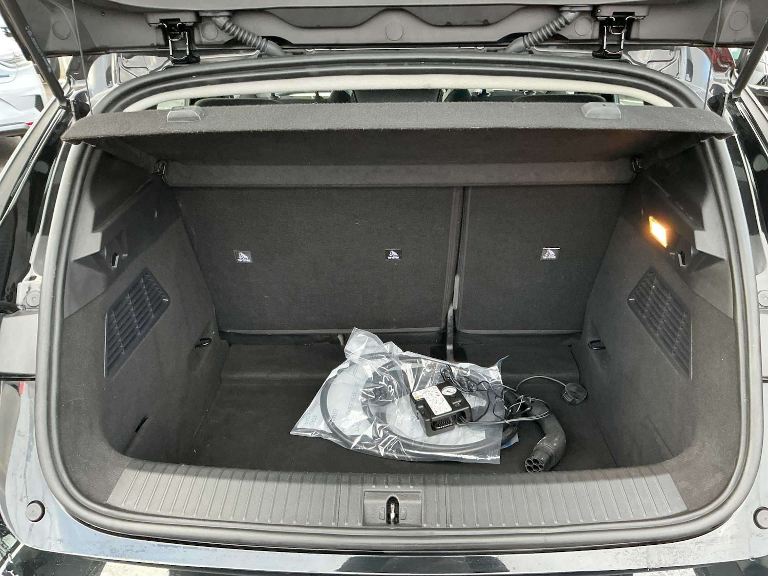 Used Renault Megane E Tech 2023 for sale - 77562614: Photo 16