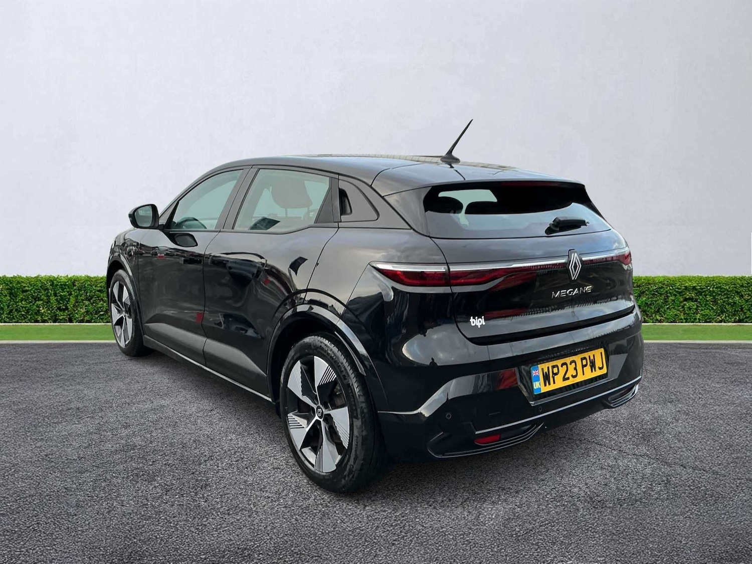 Used Renault Megane E Tech 2023 for sale - 77562614: Photo 2