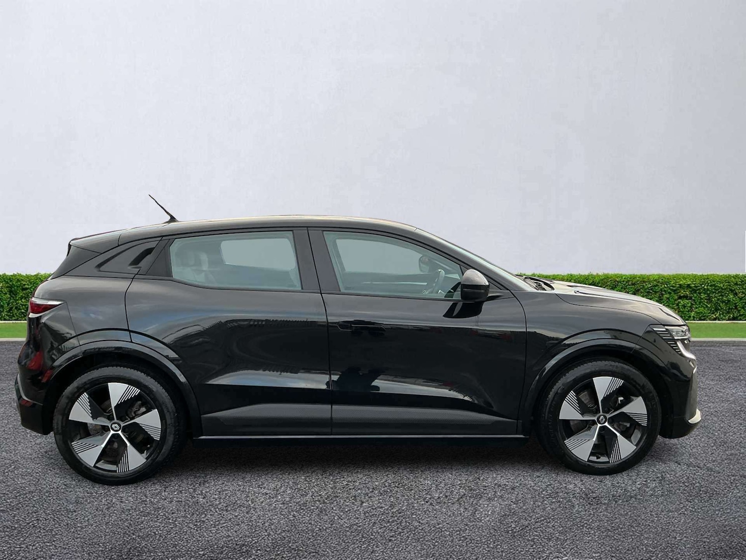 Used Renault Megane E Tech 2023 for sale - 77562614: Photo 3