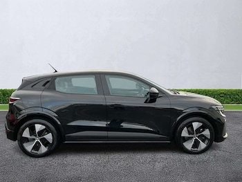 Used Renault Megane E Tech 2023 for sale - 77562614: Photo
