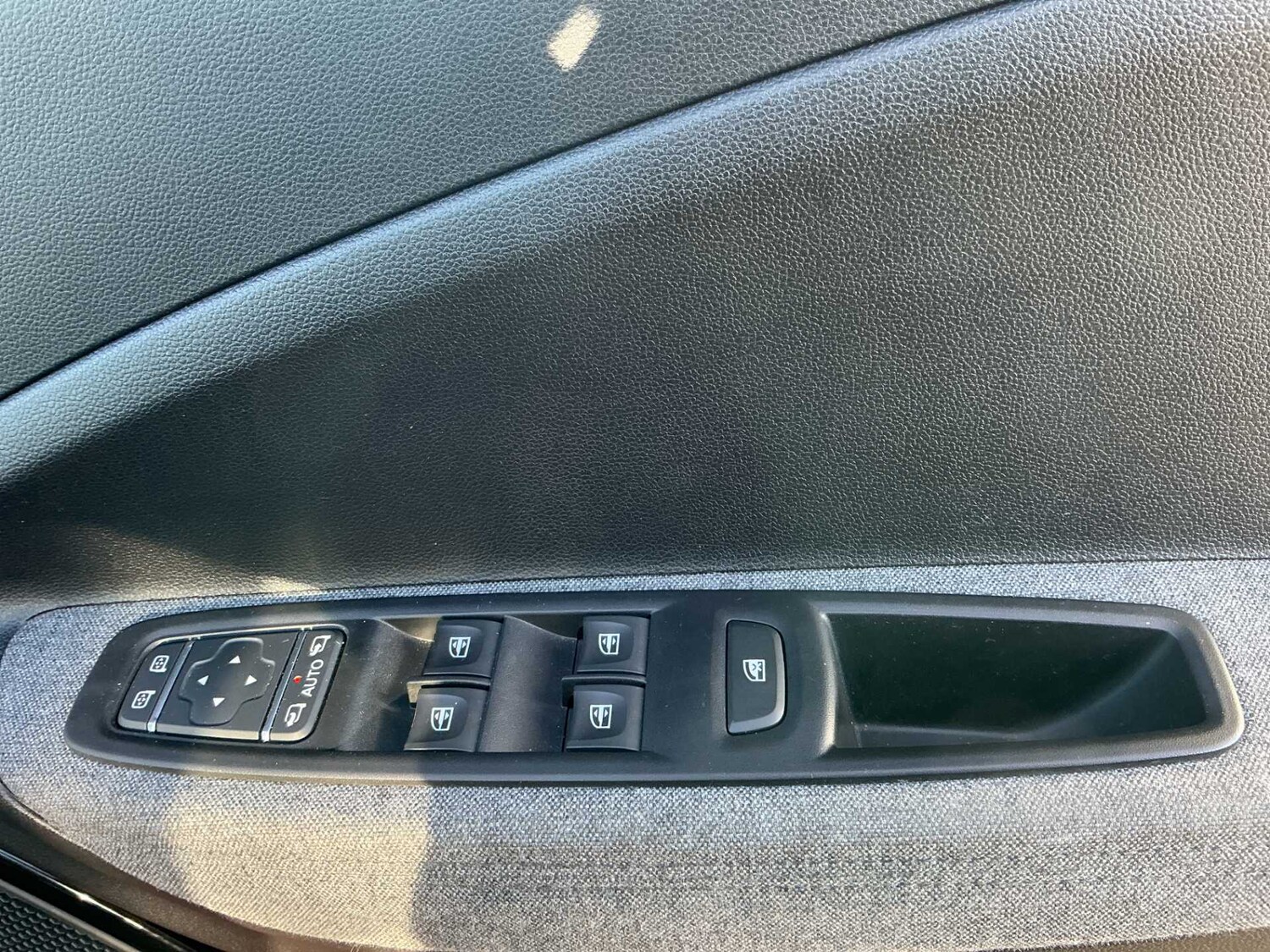 Used Renault Zoe 2020 for sale - 76102501: Photo 20