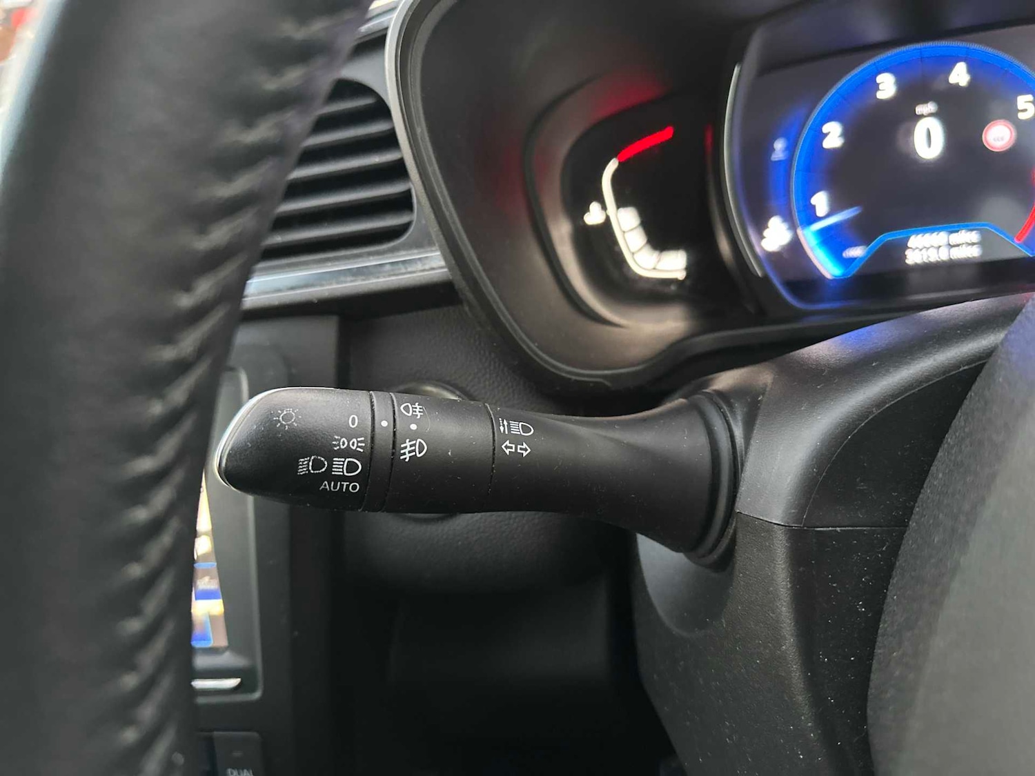 Used Renault Kadjar 2018 for sale - 76725861: Photo 25