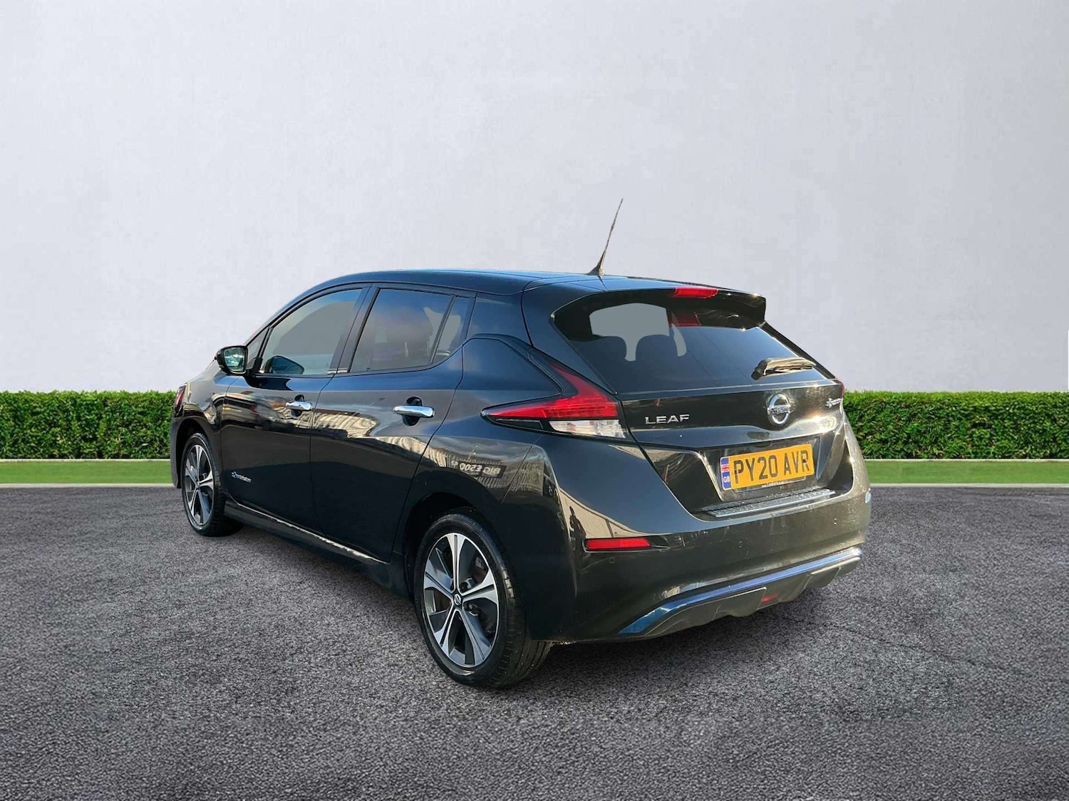 Used Nissan Leaf 2020 for sale - 77603740: Photo 2