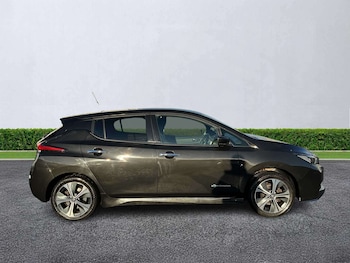 Used Nissan Leaf 2020 for sale - 77603740: Photo