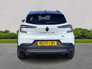 Used Renault Captur 2025 for sale - 76492429: Photo