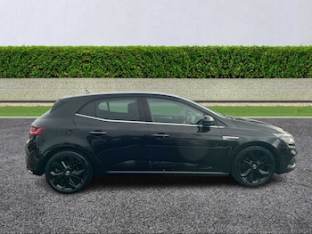 Used Renault Megane 2017 for sale - 75956813: Photo