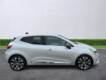 Used Renault Clio 2022 for sale - 79067806: Photo