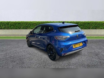 Used Renault Clio 2023 for sale - 75567412: Photo