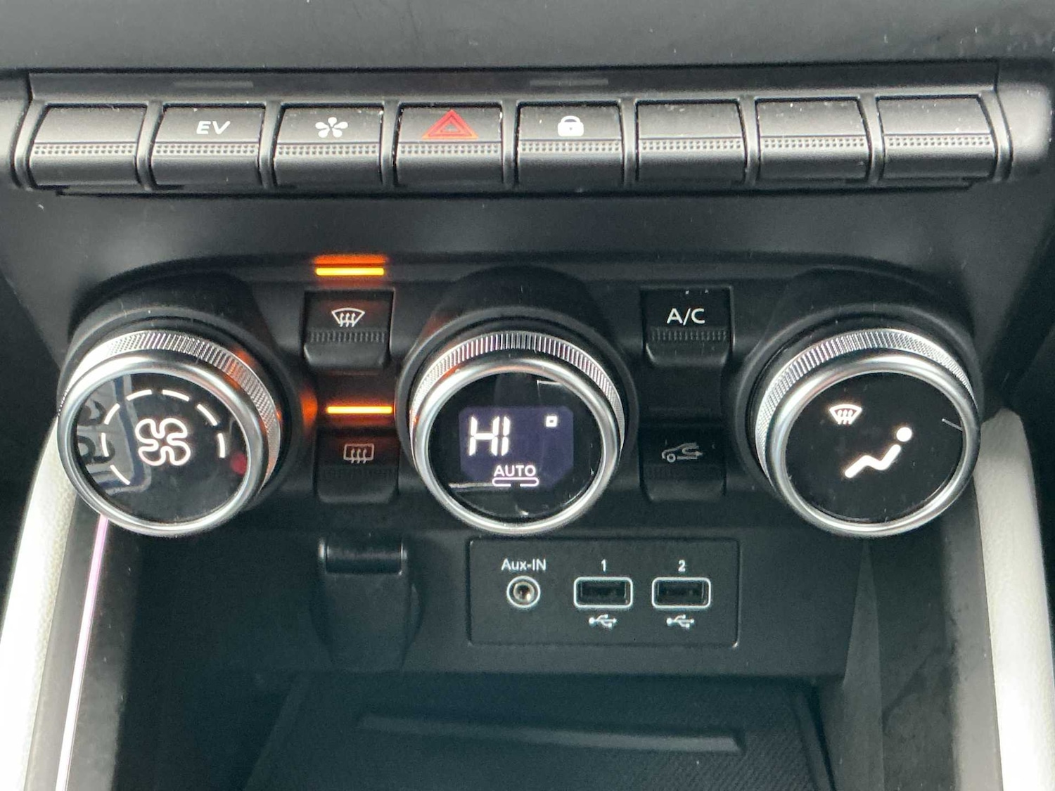 Used Renault Clio 2023 for sale - 77813363: Photo 11