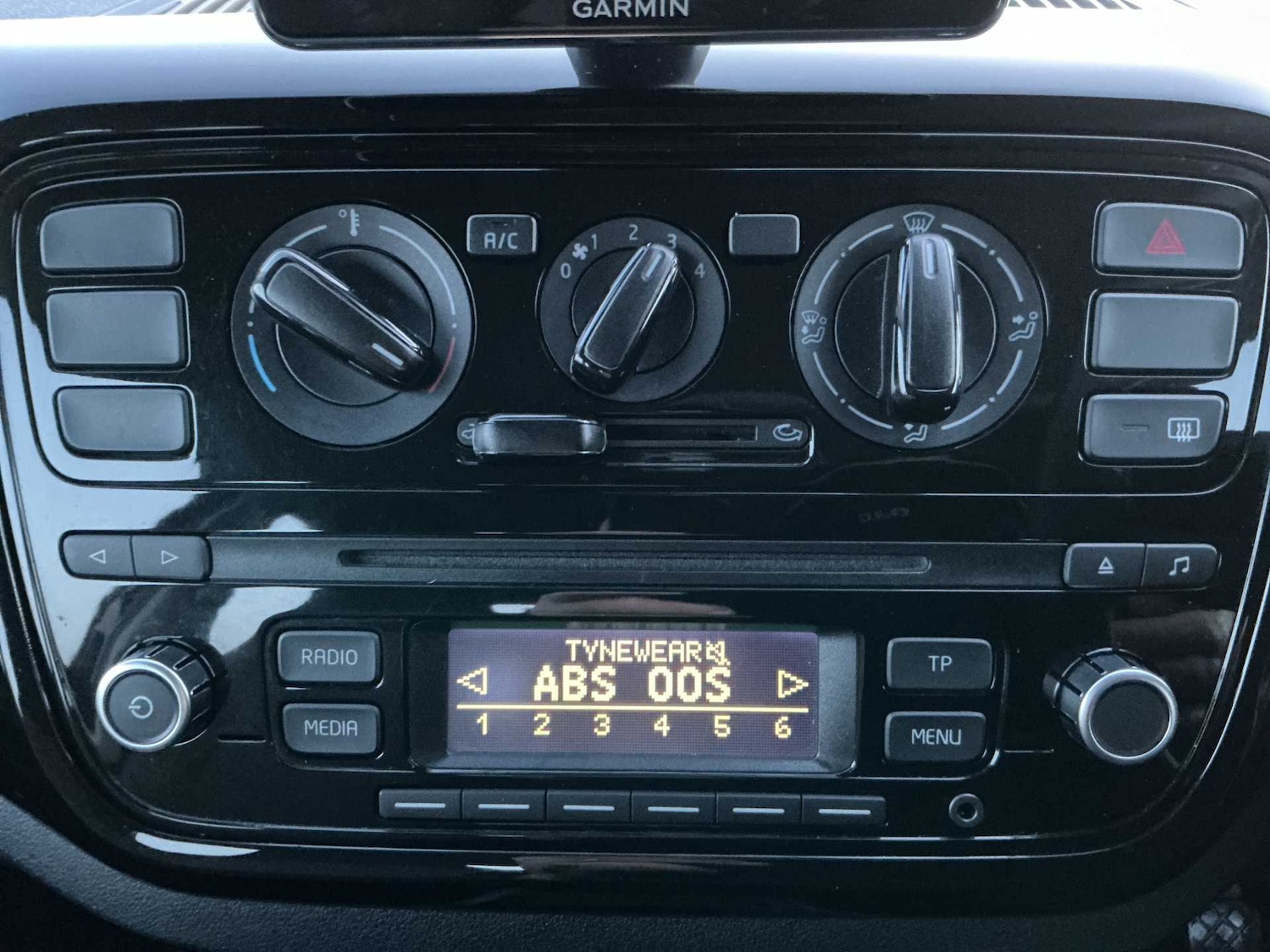 Used Volkswagen up! 2015 for sale - 76864012: Photo 11