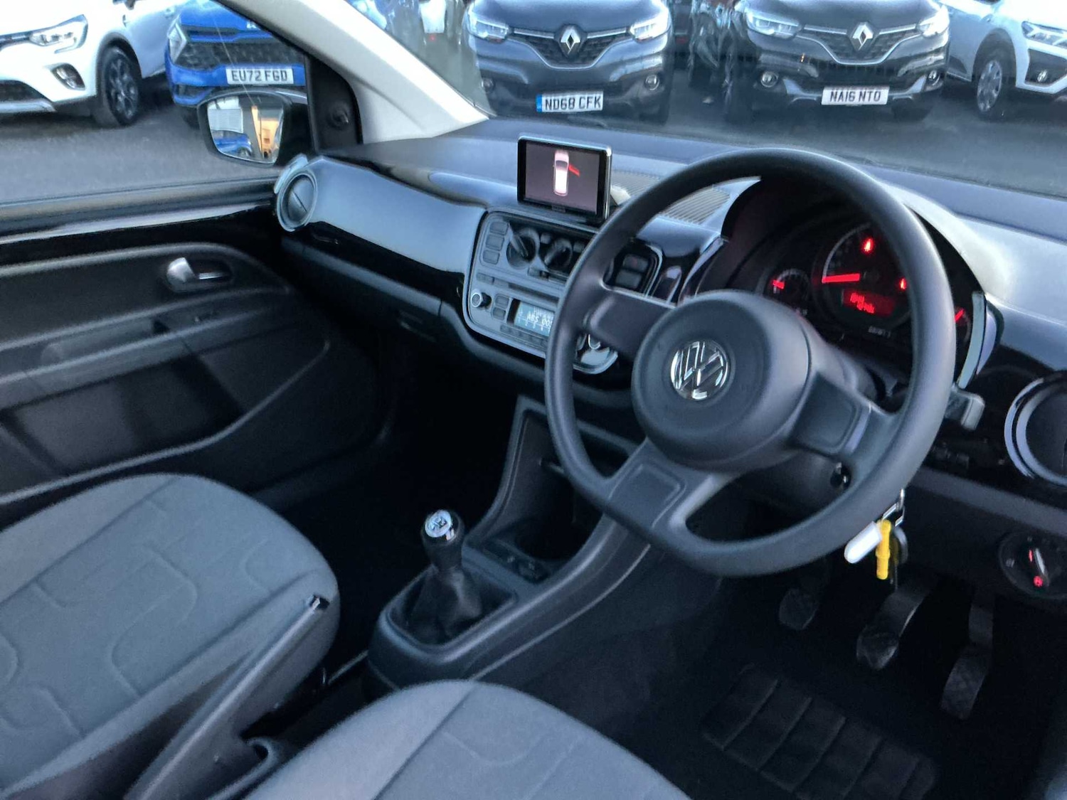 Used Volkswagen up! 2015 for sale - 76864012: Photo 14