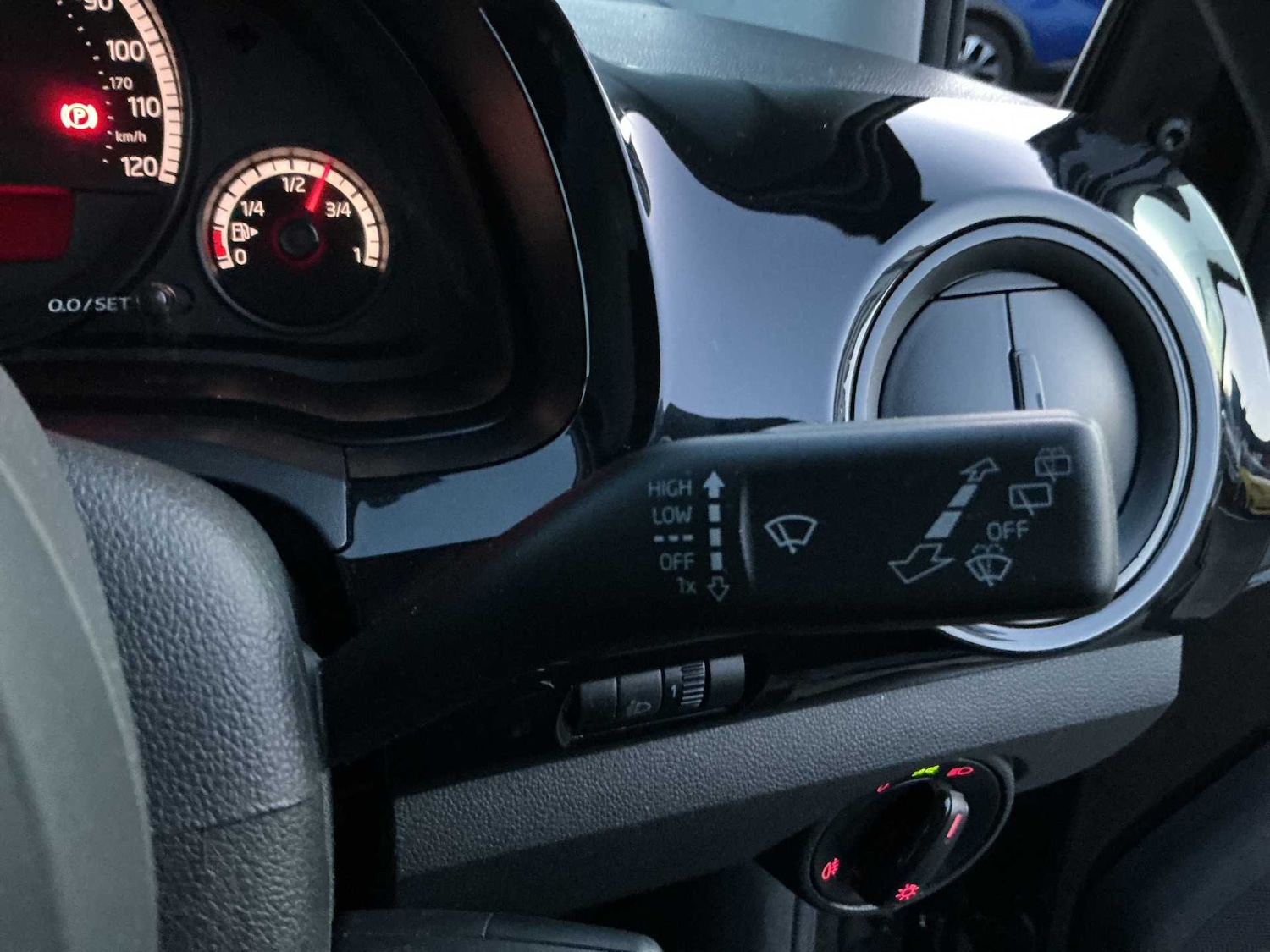 Used Volkswagen up! 2015 for sale - 76864012: Photo 25