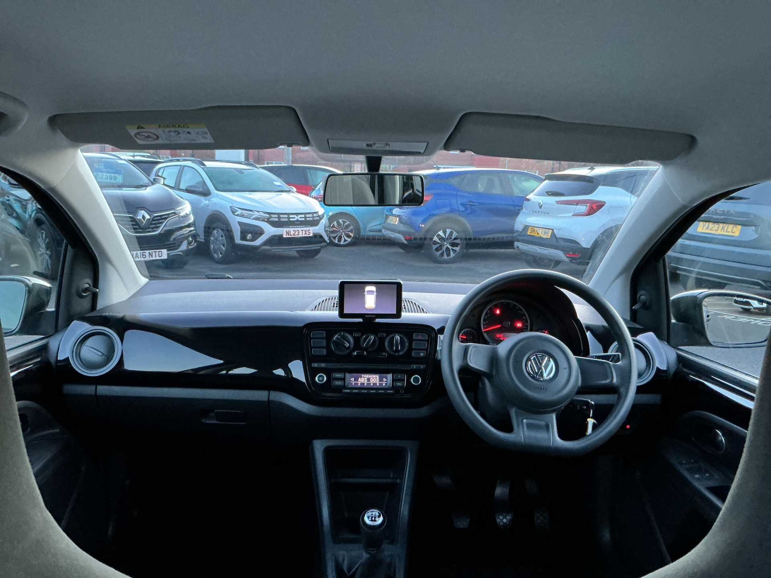 Used Volkswagen up! 2015 for sale - 76864012: Photo 8