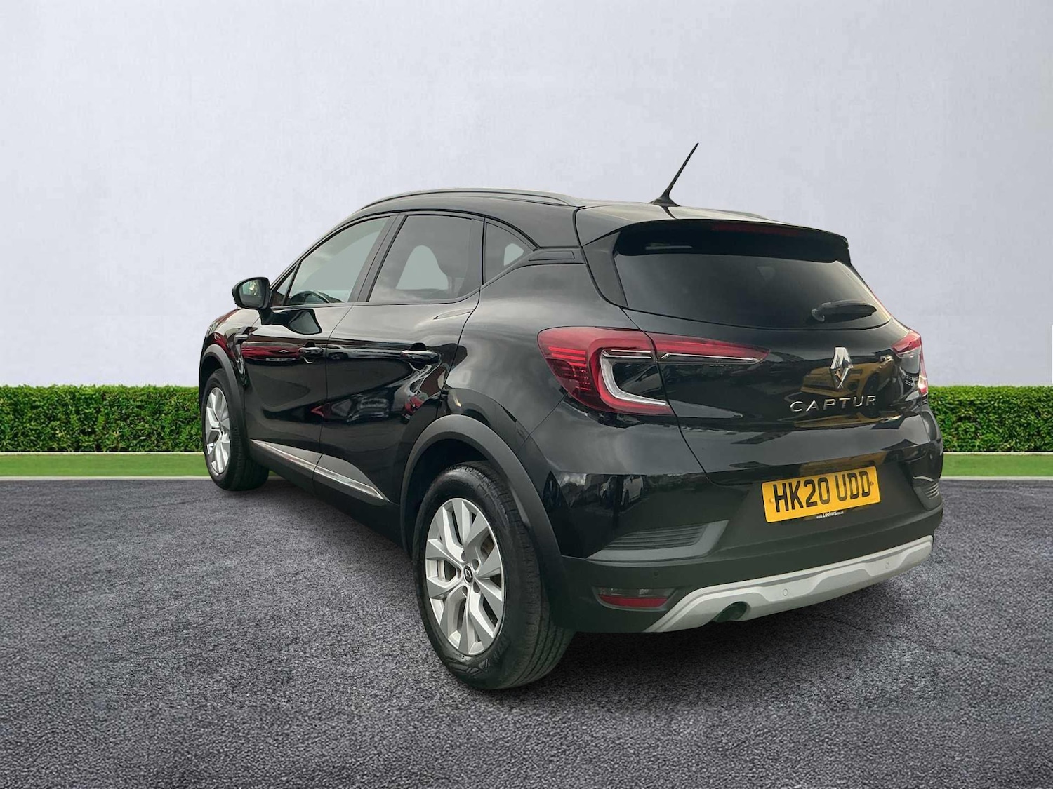 Used Renault Captur 2020 for sale - 76455241: Photo 2