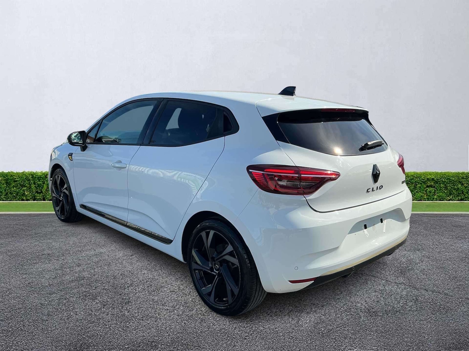 Used Renault Clio 2023 for sale - 78191949: Photo 2