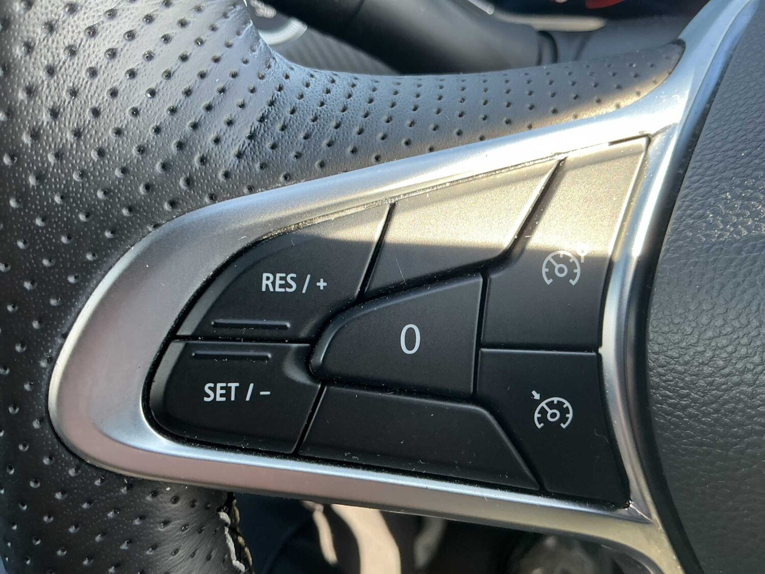 Used Renault Clio 2023 for sale - 78191949: Photo 24